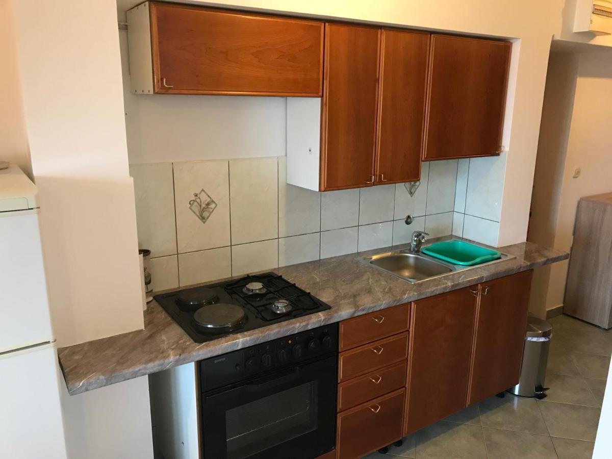 Grdelin Appartement Omiš Buitenkant foto