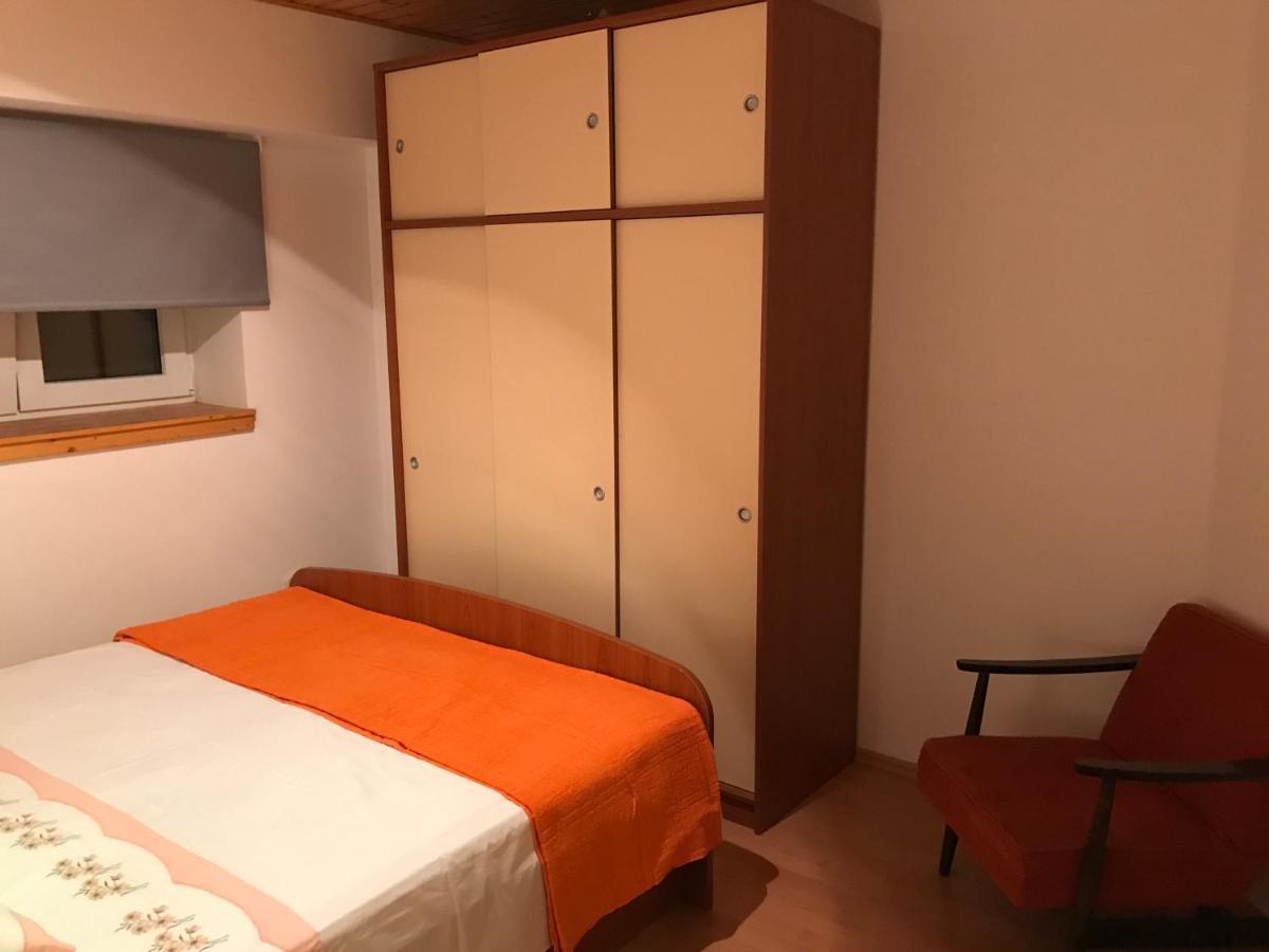 Grdelin Appartement Omiš Buitenkant foto