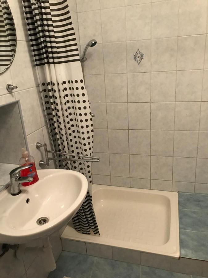 Grdelin Appartement Omiš Buitenkant foto