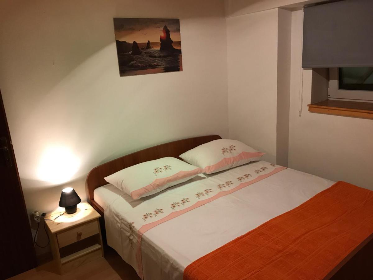 Grdelin Appartement Omiš Buitenkant foto
